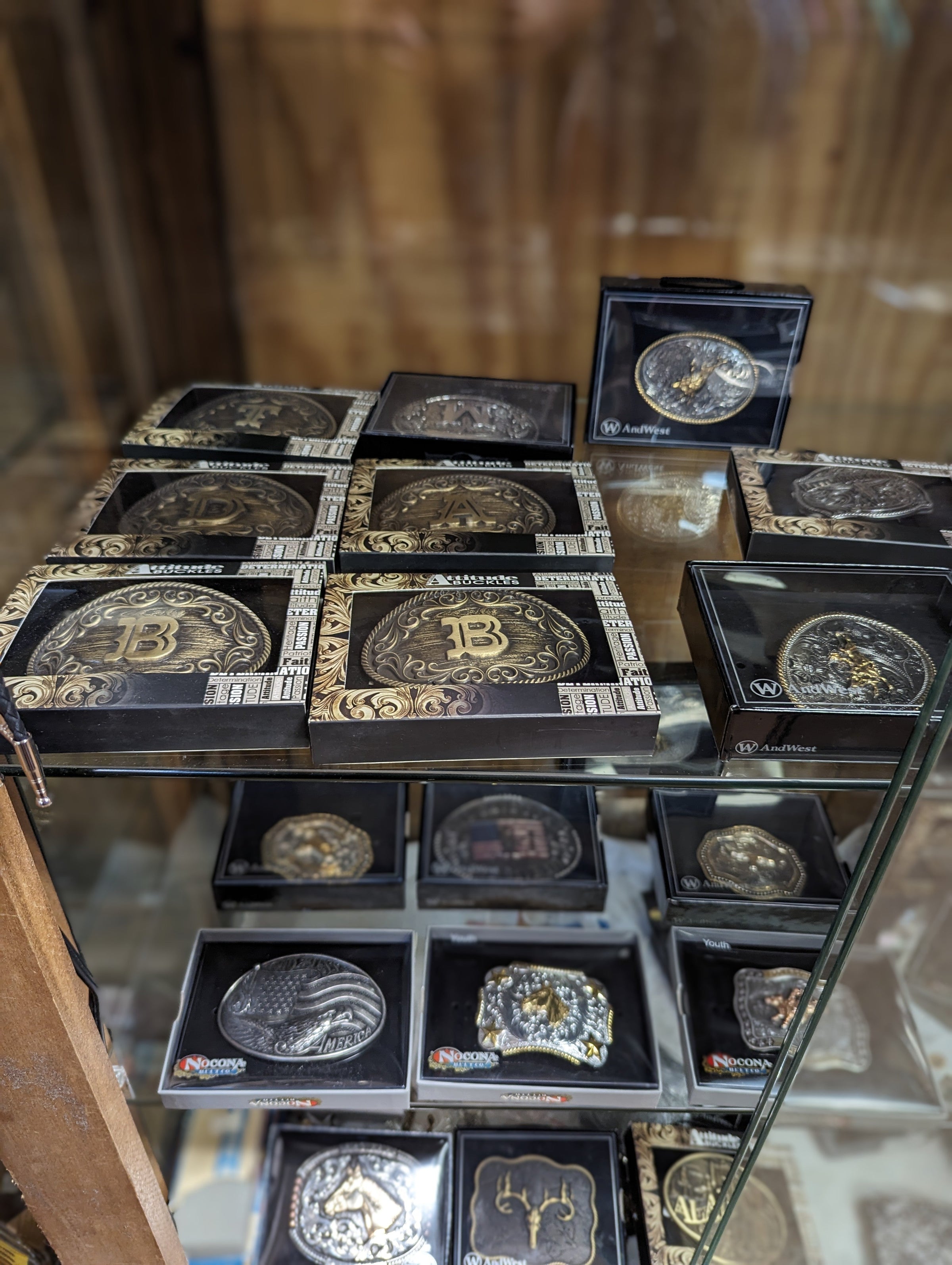 Western Belt Buckles – Bold Styles for the Whole Family