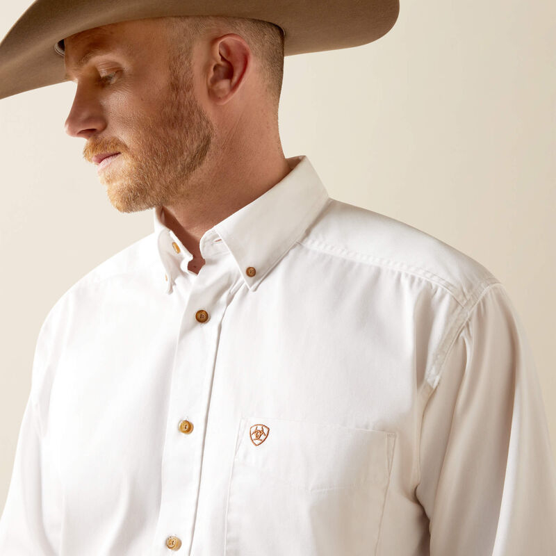 ARIAT Men's Solid Twill Classic Fit White Button Up Dress Shirt