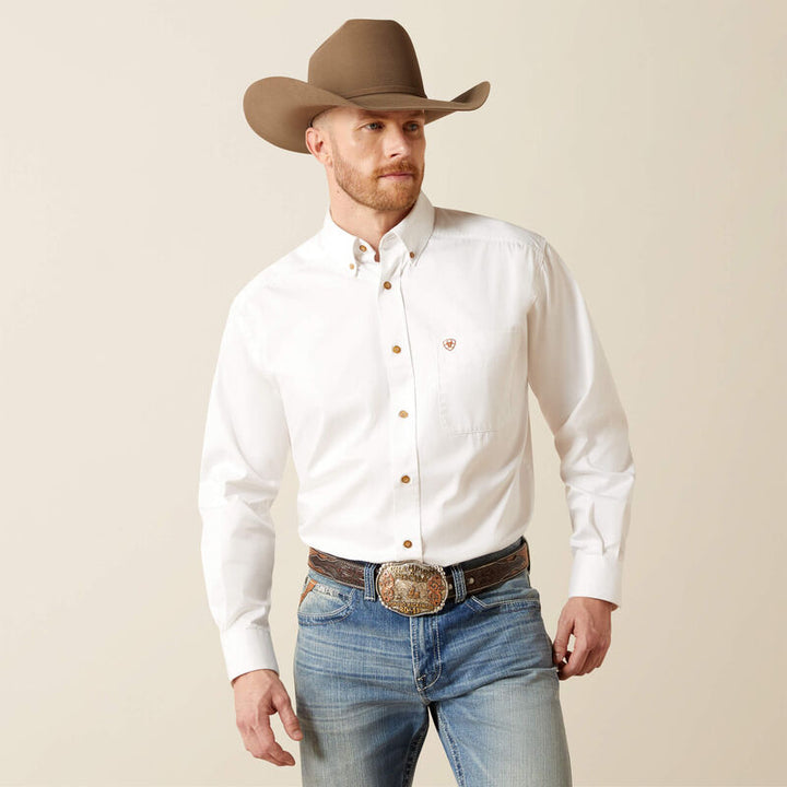 ARIAT Men's Solid Twill Classic Fit White Button Up Dress Shirt