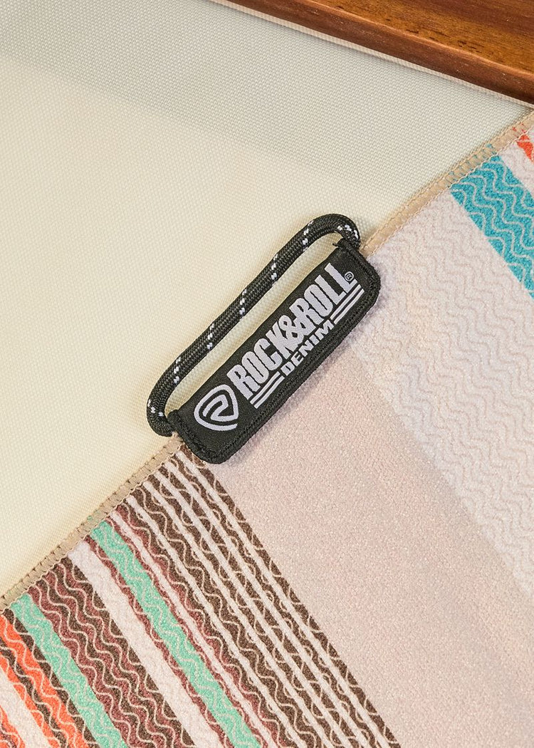 ROCK & ROLL PERFORMANCE STRIPE MICROFIBER TURQ. RED, ORANGE TOWEL