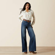 Model in Ariat Rosalie wide leg women’s jeans